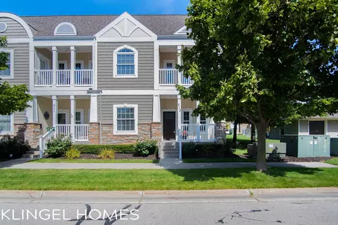 513 Adams Ave, Grand Haven, MI 49417