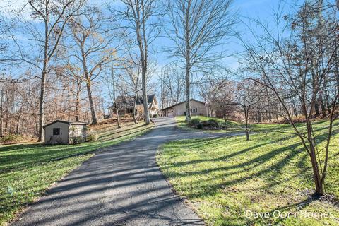 3705 Eckert Rd, Freeport, MI 49325 photo 2