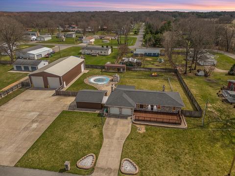 70705 Edison St, Niles, MI 49120