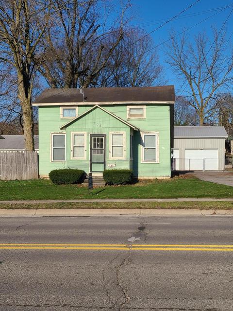 305 N Red Bud Trl, Buchanan, MI 49107