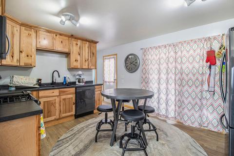 276 Stanford Ln, Jackson, MI 49203 photo 6