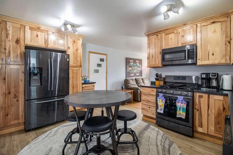 276 Stanford Ln, Jackson, MI 49203 photo 8