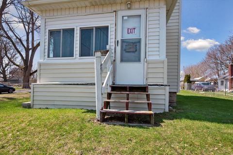 208 Watts St, Jackson, MI 49203 photo 3