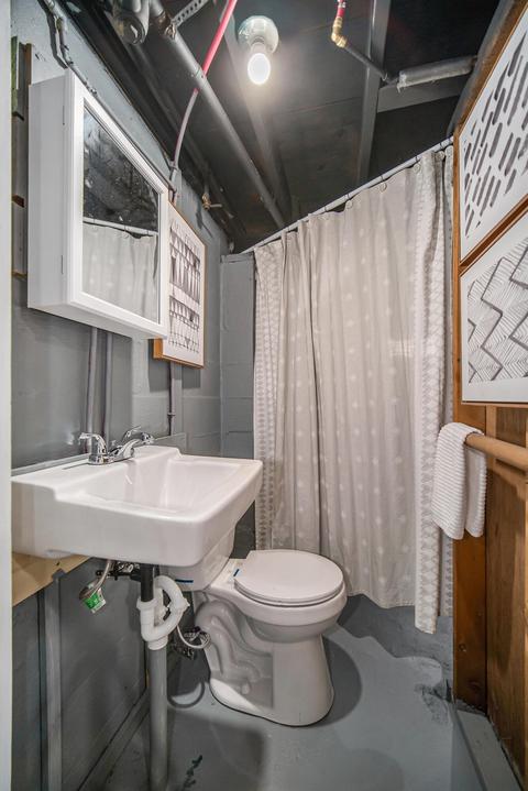 762 Glendale St, Jackson, MI 49203 photo 24