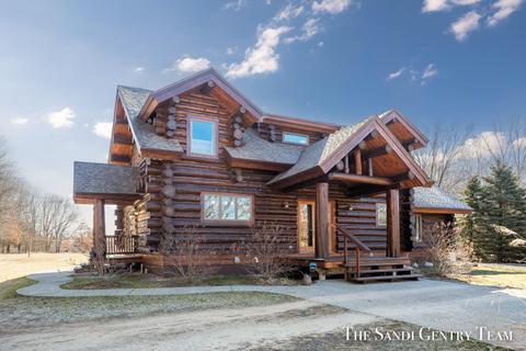 13524 84th Ave, Coopersville, MI 49404