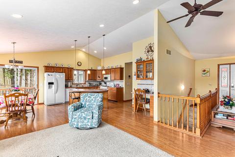 4317 W Pine Bluff Dr, Grant, MI 49327 photo 9