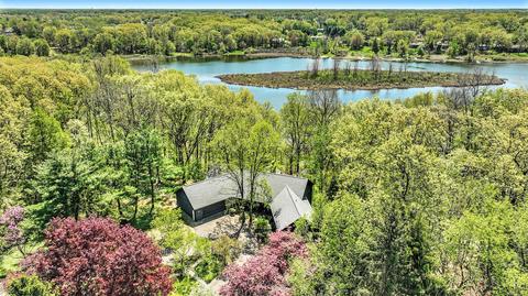 5251 Hickory Hill Ln, Kalamazoo, MI 49009