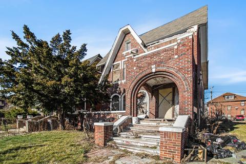 3250 Elmhurst St, Detroit, MI 48206
