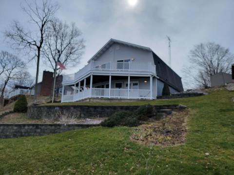 656 Fair Dr, Bronson, MI 49028 photo 2