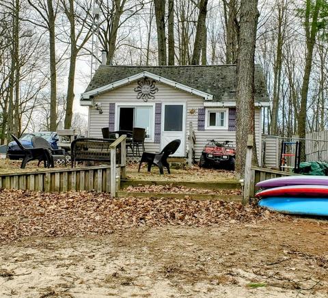 341 South St, Harrison, MI 48625