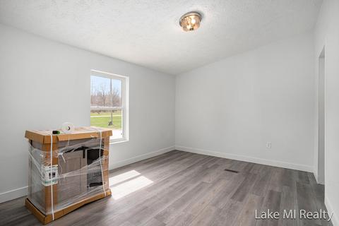 73064 34th Ave, Covert, MI 49043 photo 12