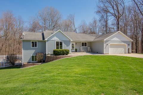 21125 29th St, Gobles, MI 49055