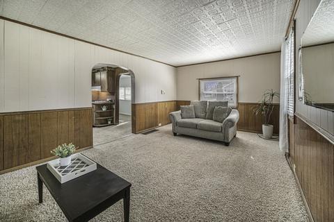 709 Longfellow Ave, Jackson, MI 49202 photo 4