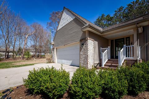 717 Warner St, Whitehall, MI 49461 photo 3