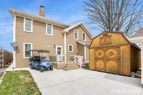 730 Belding St, Crystal, MI 48818 photo 2