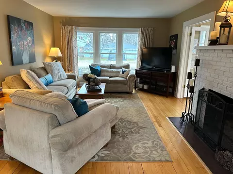 215 E Hoffman St, Three Rivers, MI 49093 photo 6