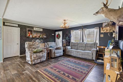 11390 E Pakes Rd, Crystal, MI 48818 photo 3