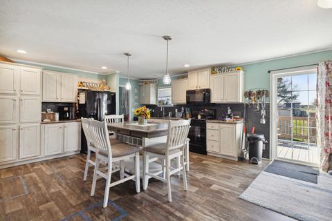 11390 E Pakes Rd, Crystal, MI 48818 photo 6