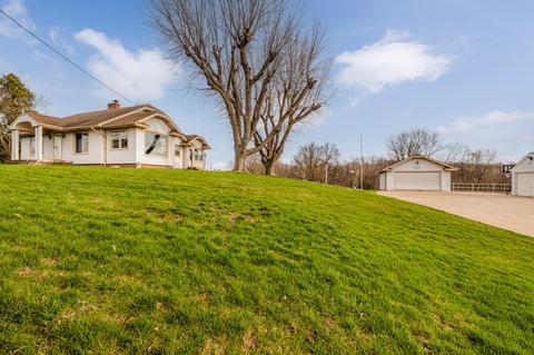 526 W Lemon Creek Rd, Baroda, MI 49101