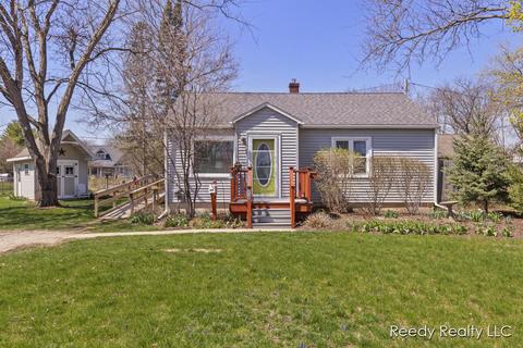 234 Maple St, Lowell, MI 49331 photo 1
