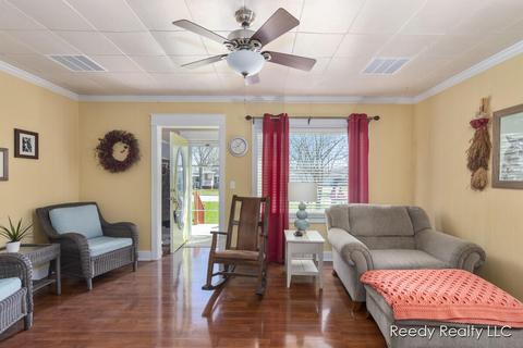 234 Maple St, Lowell, MI 49331 photo 3