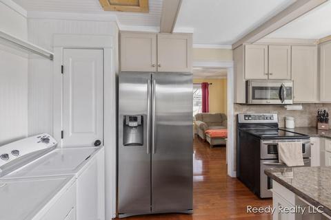 234 Maple St, Lowell, MI 49331 photo 9