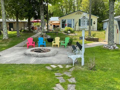 965 Beaver Rd, Bitely, MI 49309