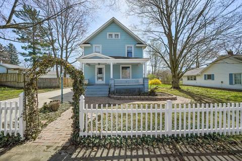 1358 Broadway St, Niles, MI 49120
