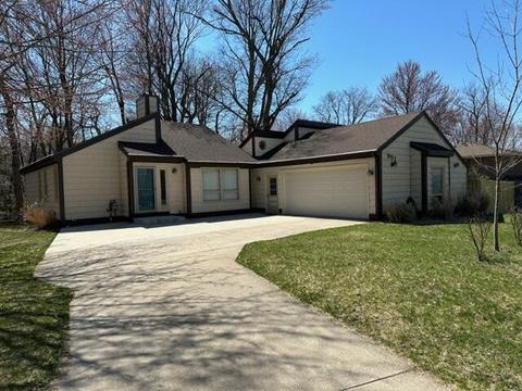 951 Donna Ave, Norton Shores, MI 49441