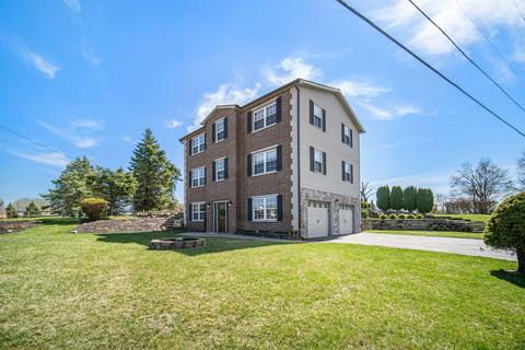14361 Limerick Ln, Cement City, MI 49233