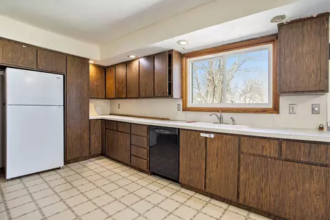 851 E Green St, Marshall, MI 49068 photo 11