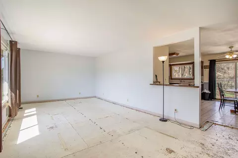 851 E Green St, Marshall, MI 49068 photo 4