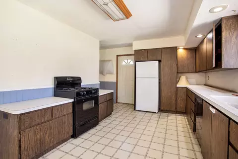 851 E Green St, Marshall, MI 49068 photo 10