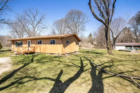 851 E Green St, Marshall, MI 49068 photo 3
