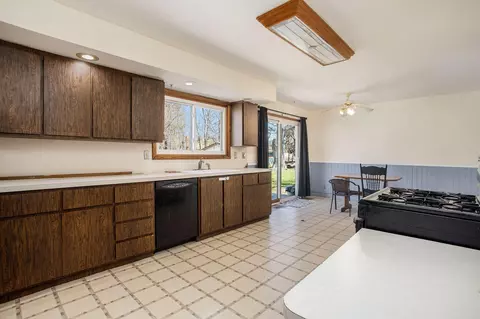 851 E Green St, Marshall, MI 49068 photo 13