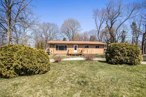 851 E Green St, Marshall, MI 49068 photo 2