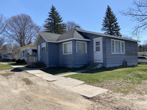 7647 Main St, Bear Lake, MI 49614