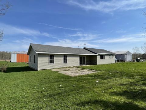 206 E Hayner Rd, Union City, MI 49094