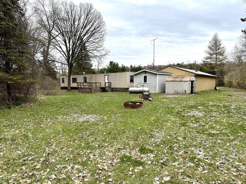 6105 Flat River Trl, Belding, MI 48809 photo 3