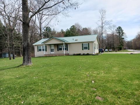 11888 192nd Ave, Big Rapids, MI 49307