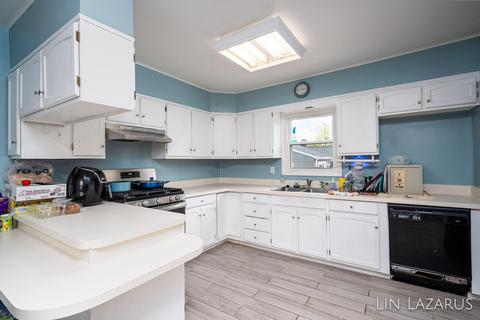 850 Upton Ave, Springfield, MI 49037 photo 11