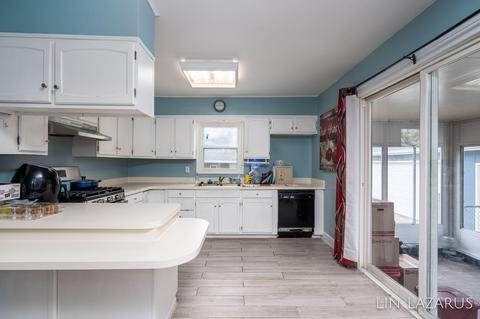 850 Upton Ave, Springfield, MI 49037 photo 13