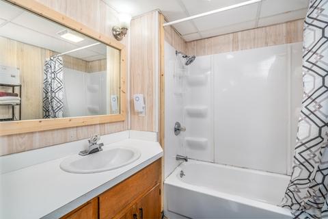 515 W May St, Belding, MI 48809 photo 24