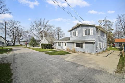 105 Oak St, Brooklyn, MI 49230