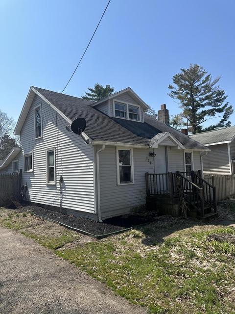 227 James St, Parma, MI 49269 photo 5