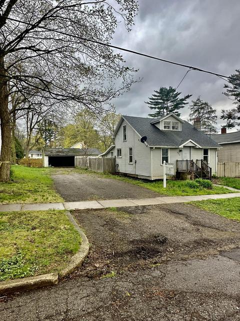 227 James St, Parma, MI 49269 photo 2