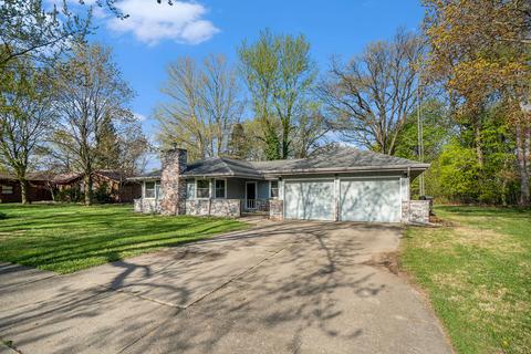 336 Tannery Dr, Coloma, MI 49038