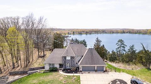 1 Washington Lake Trl, Brooklyn, MI 49230