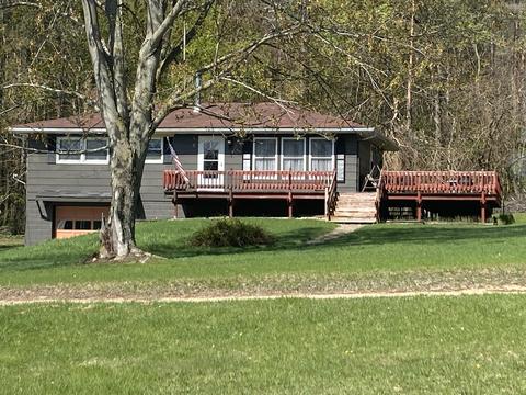5502 Paradise Dr, Reading, MI 49274