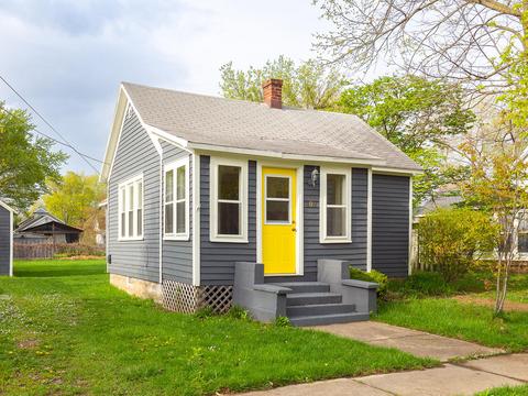 209 Sycamore St E, Three Oaks, MI 49128 photo 2